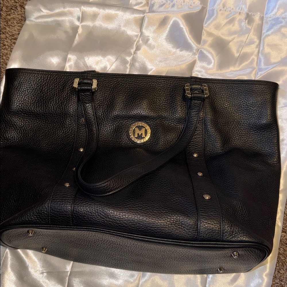 Metrocity Black Pebbled Leather Shopper Tote Bag 
15